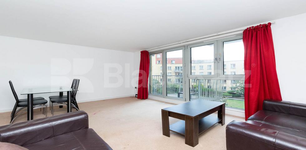 			2 BED 2 BATH!, 2 Bedroom, 1 bath, 1 reception Flat			 Eden Grove, HOLLOWAY 